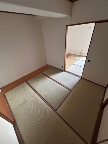 クイーンズハイツ名倉の寝室|使い勝手のいい寝室です