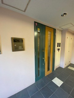 クラウンシティ本山のエントランス