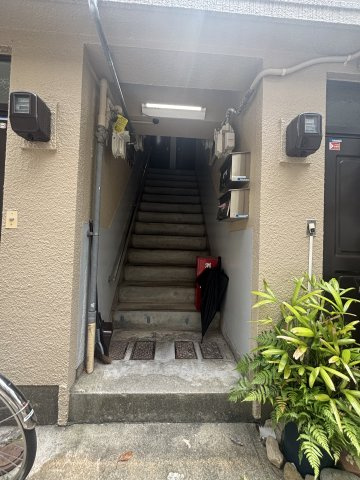クラモトマンションのエントランス