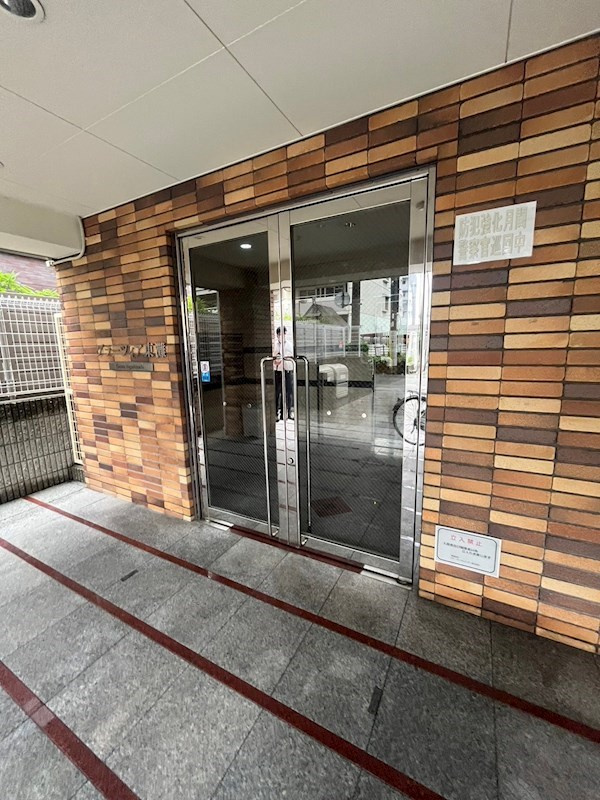 グラーツィア東灘のエントランス