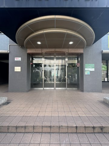 グラスホッパーのエントランス