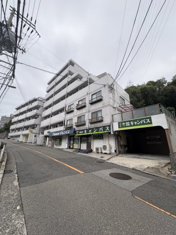 神戸市須磨区妙法寺の賃貸マンションの駐車場