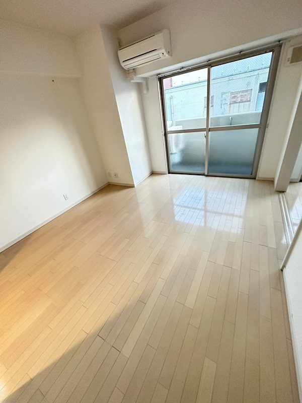 エスタンシア元町の居間・リビング