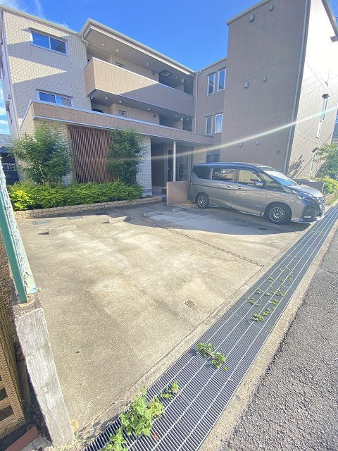 グランディール（七松町2丁目）の外観