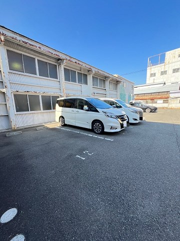 アンバーキューブAの駐車場