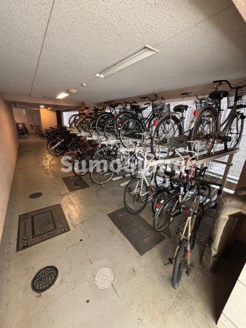 グラマシー心斎橋東の駐車場