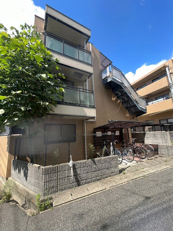 グランツ岡本の外観