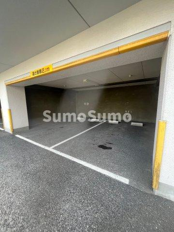 グランデアステール芦屋の駐車場