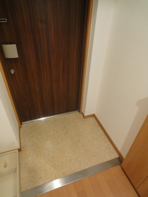 エステムコート三宮山手Ⅱソアーレの玄関