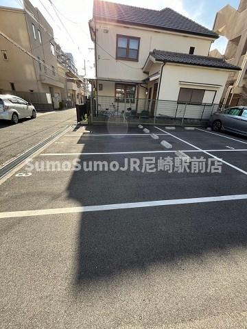 尼崎市東塚口町１丁目の賃貸マンションの駐車場|車をお持ちの方に嬉しい駐車場付きの物件です
