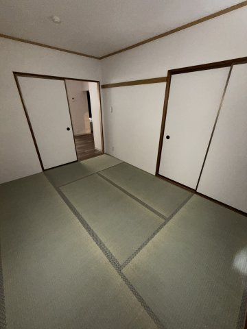イーストヒルズ平野の和室