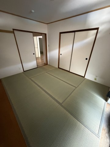 イーストヒルズ平野の和室