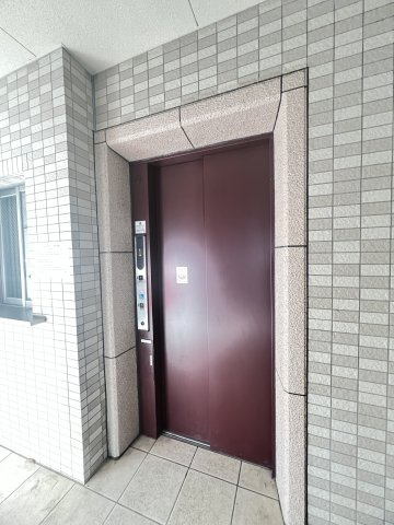 クラシェス北青木のエントランス