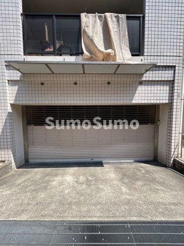 グランディアミ・アモーレ新長田邸の駐車場