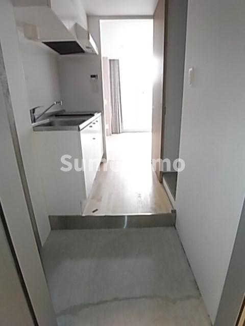 イーストヴィレッジ三宮の玄関