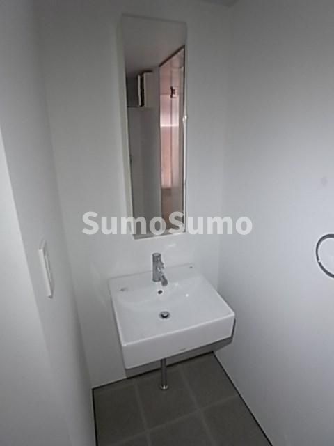 イーストヴィレッジ三宮の洗面所