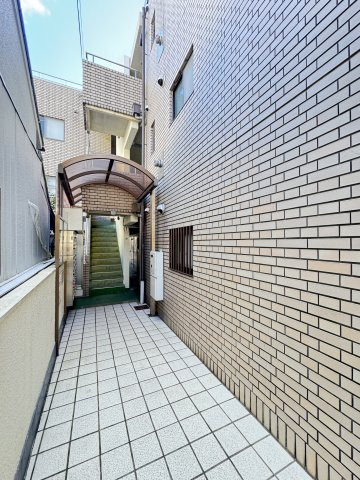 イナホハイツのエントランス