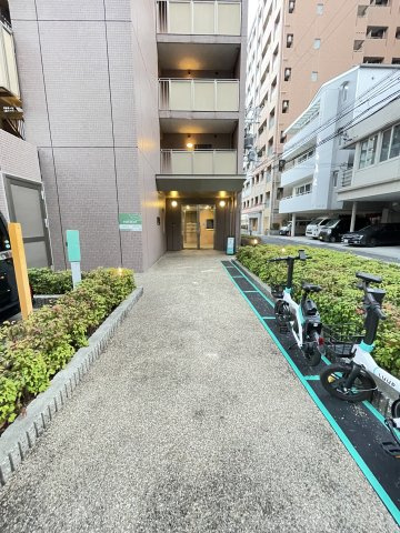 インプルーブ三宮イーストのエントランス