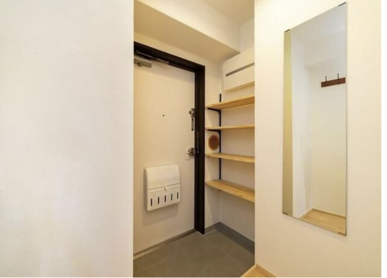 クレセントプラザ笹塚の玄関