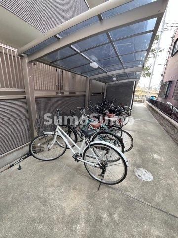 アンプルールフェール　コンフォートの駐車場