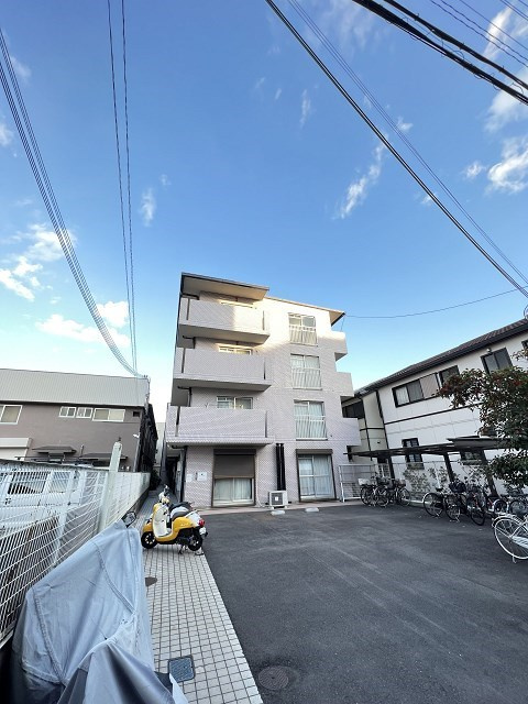 アンバサダーの外観