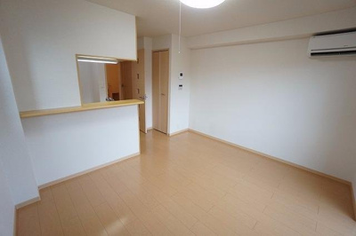 【居間・リビング】 | ジェネシス　Ⅷ番館 | 【簡単オンライン契約】来店不要でオンライン申込み＆契約可能♪