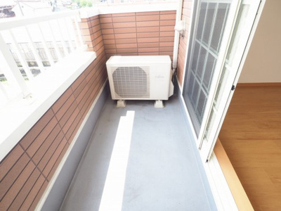 【バルコニー】 | メイブリーズ | 暖かな日差しのふりそそぐバルコニー