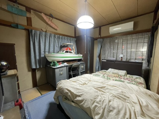 栃木市薗部町/周辺商業施設多数♪県道すぐ傍、駐車2台可のお得な物件♪の寝室|寝室です