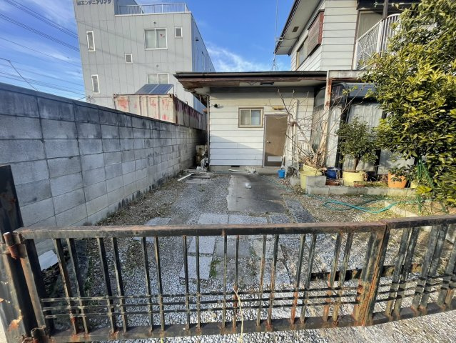 栃木市薗部町/周辺商業施設多数♪県道すぐ傍、駐車2台可のお得な物件♪の駐車場|駐車場があります