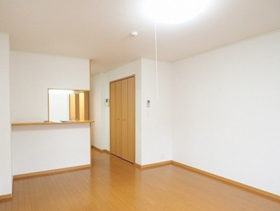 【居間・リビング】 | フィーノヴィラⅡ | 即日案内可能です♪現地待ち合わせOK！どの物件でも当社でお得にご案内できますのでまとめて内覧ください♪