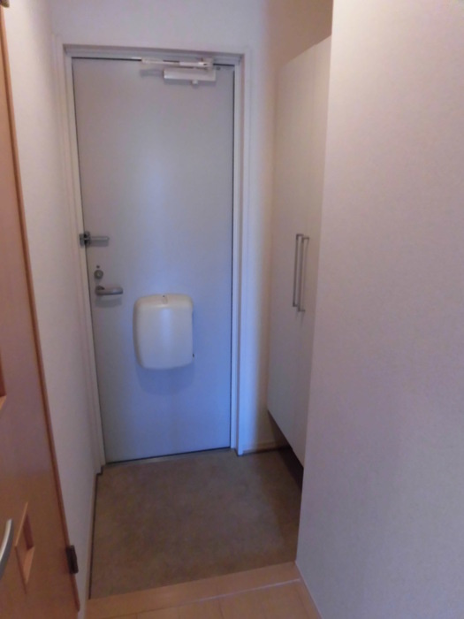 ガーデンヒルズ荒木の玄関|シューズボックス付の玄関です♪