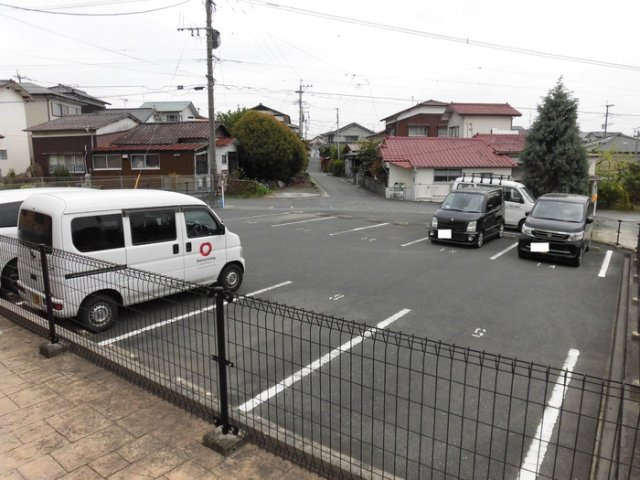 ガーデンヒルズ荒木の駐車場|駐車スペースもあります☆