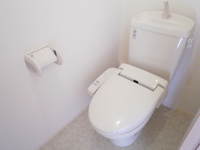 ガーデンヒルズ荒木のトイレ|嬉しい温水洗浄便座付き♪