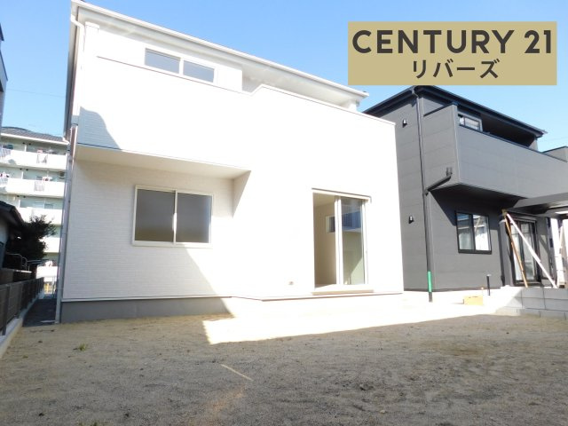 津島市永楽町４丁目の新築一戸建の外観|☆ラスト１棟☆　　新価格！！いつでもご案内出来ます♪（お問合せ当日、平日、水曜、夜間もＯＫ）　長期優良住宅♪　敷地６１．２５坪　南に広い庭付き！　５ＬＤＫ♪　駐車並列３台ＯＫ　続き間ＬＤＫ２０．０帖！