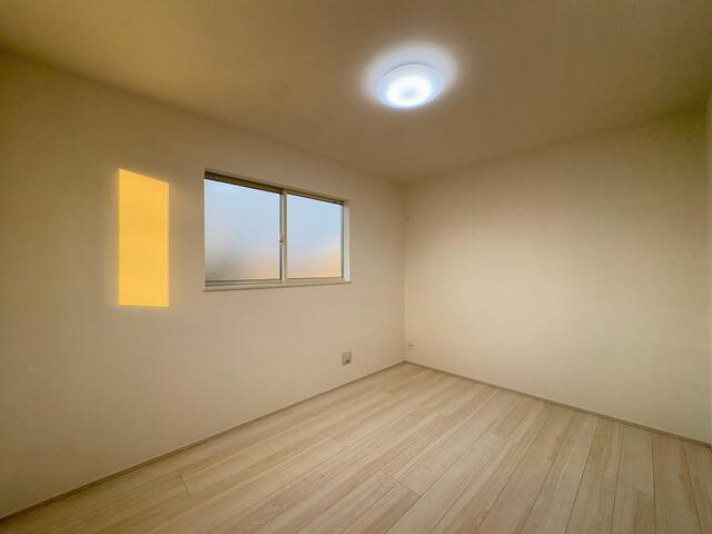 ハートフルタウン宇都宮市中久保2丁目４３６３番　新築一戸建ての洋室