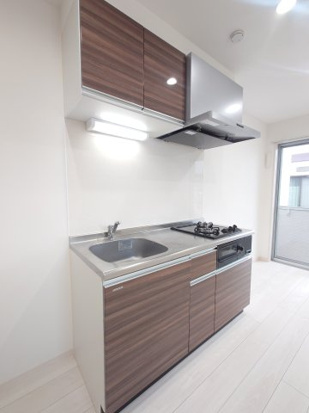 THE NOBLES 諏訪野町Ⅱのキッチン|2口コンロ・グリル付のシステムキッチンです♪