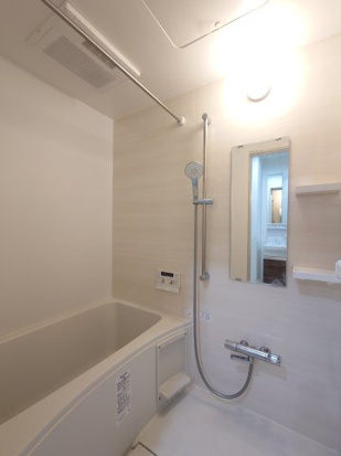 THE NOBLES 諏訪野町Ⅱの浴室|追い焚き・浴室乾燥機付きのお風呂です♪