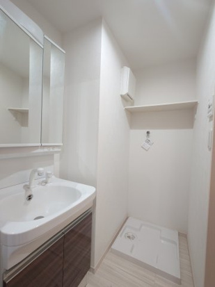 THE NOBLES 諏訪野町Ⅱの洗面所|明るい洗面所です★