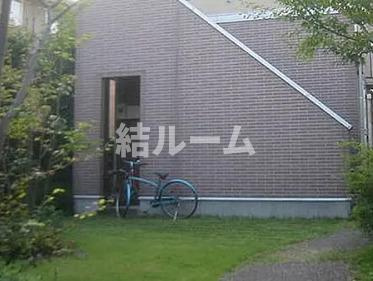 練馬区小竹町１丁目のアパートのエントランス