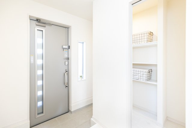 【玄関】 | 小牧市大字上末字南中３００８番地１０