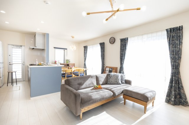 【居間・リビング】 | 小牧市大字上末字南中３００８番地１０