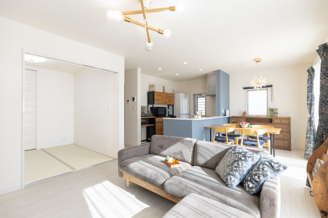 【居間・リビング】 | 小牧市大字上末字南中３００８番地１０