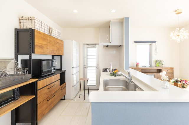 【居間・リビング】 | 小牧市大字上末字南中３００８番地１０