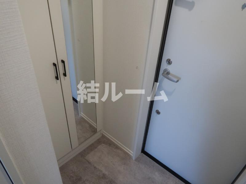 ヴィッラホーム八番館の玄関