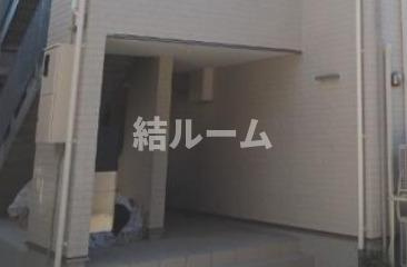 ヴィッラホーム八番館のエントランス