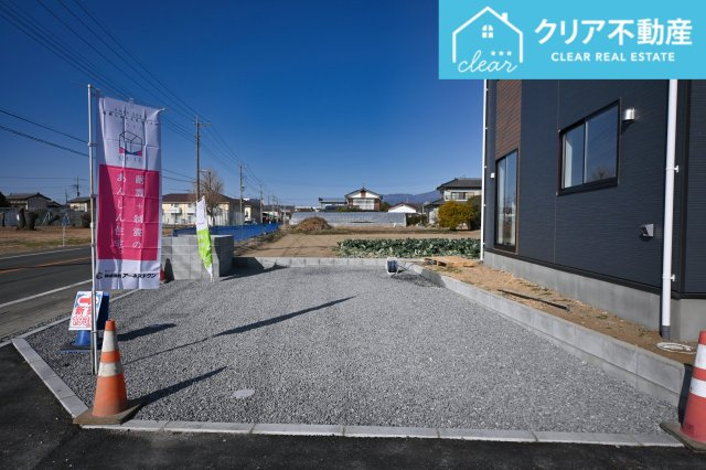 【駐車場】 | 桐生市相生町第17　クレイドルガーデン　1号棟 | 並列３台駐車可能なゆとりのカースペース！