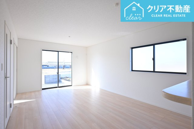 【居間・リビング】 | 桐生市相生町第17　クレイドルガーデン　1号棟 | 家族揃っての食事が楽しくなる広々としたダイニング♪