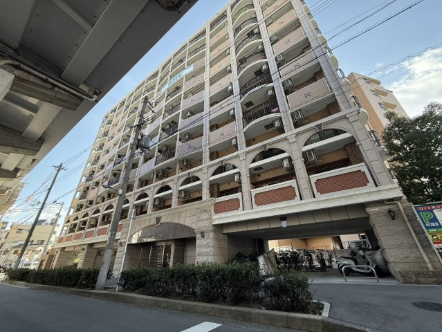 Luxe田辺の外観