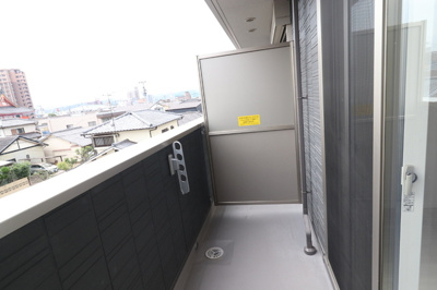【バルコニー】 | PREMILIFE新川 | 303　バルコニー