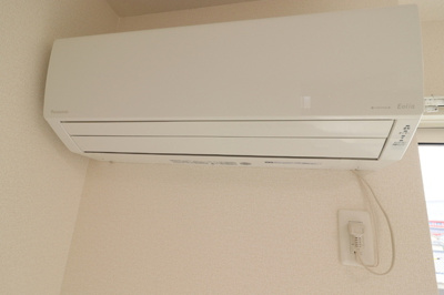 【設備】 | PREMILIFE新川 | 303　エアコン